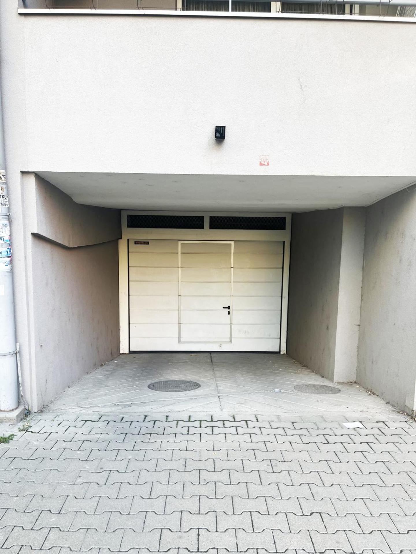 Apartment Vera With Free Garage Novi Sad Esterno foto
