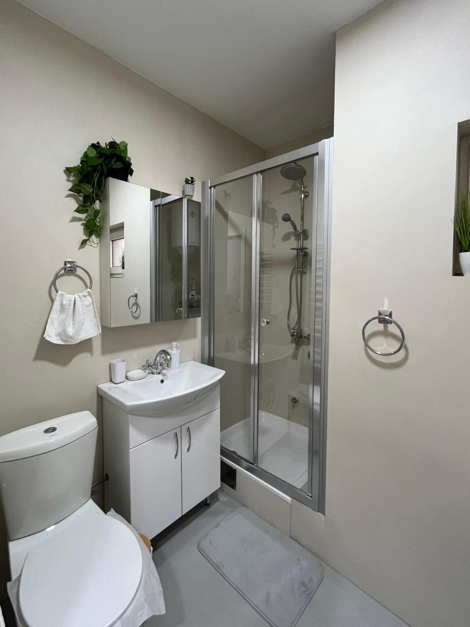 Apartment Vera With Free Garage Novi Sad Esterno foto